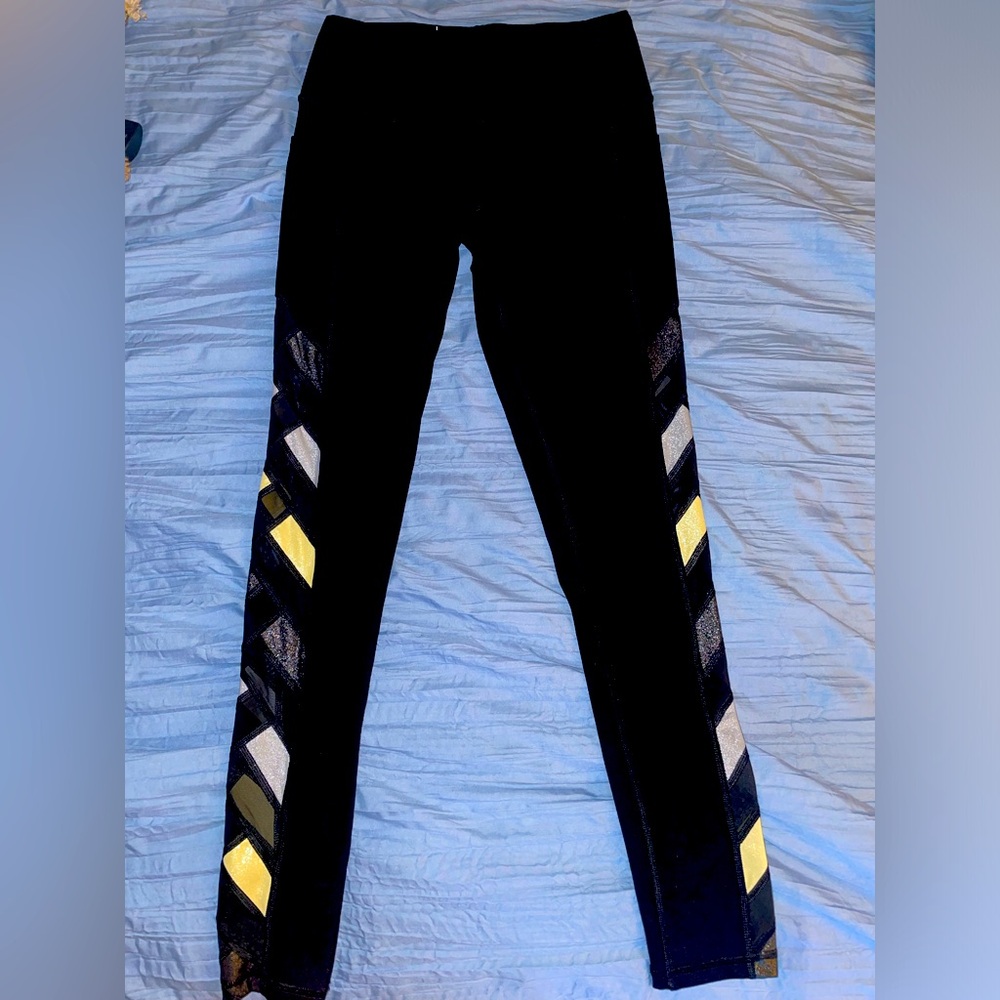 Victoria’s Secret New Knockout Legging Size Small